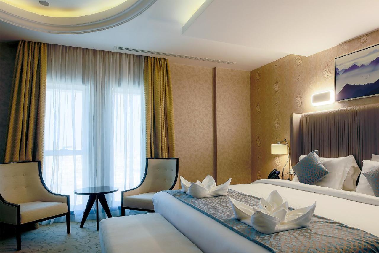 The Proud Hotel Khobar Bagian luar foto