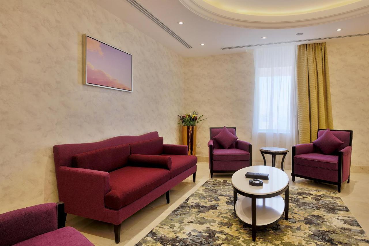 The Proud Hotel Khobar Bagian luar foto