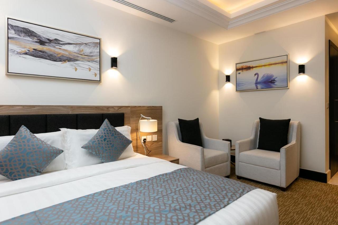 The Proud Hotel Khobar Bagian luar foto