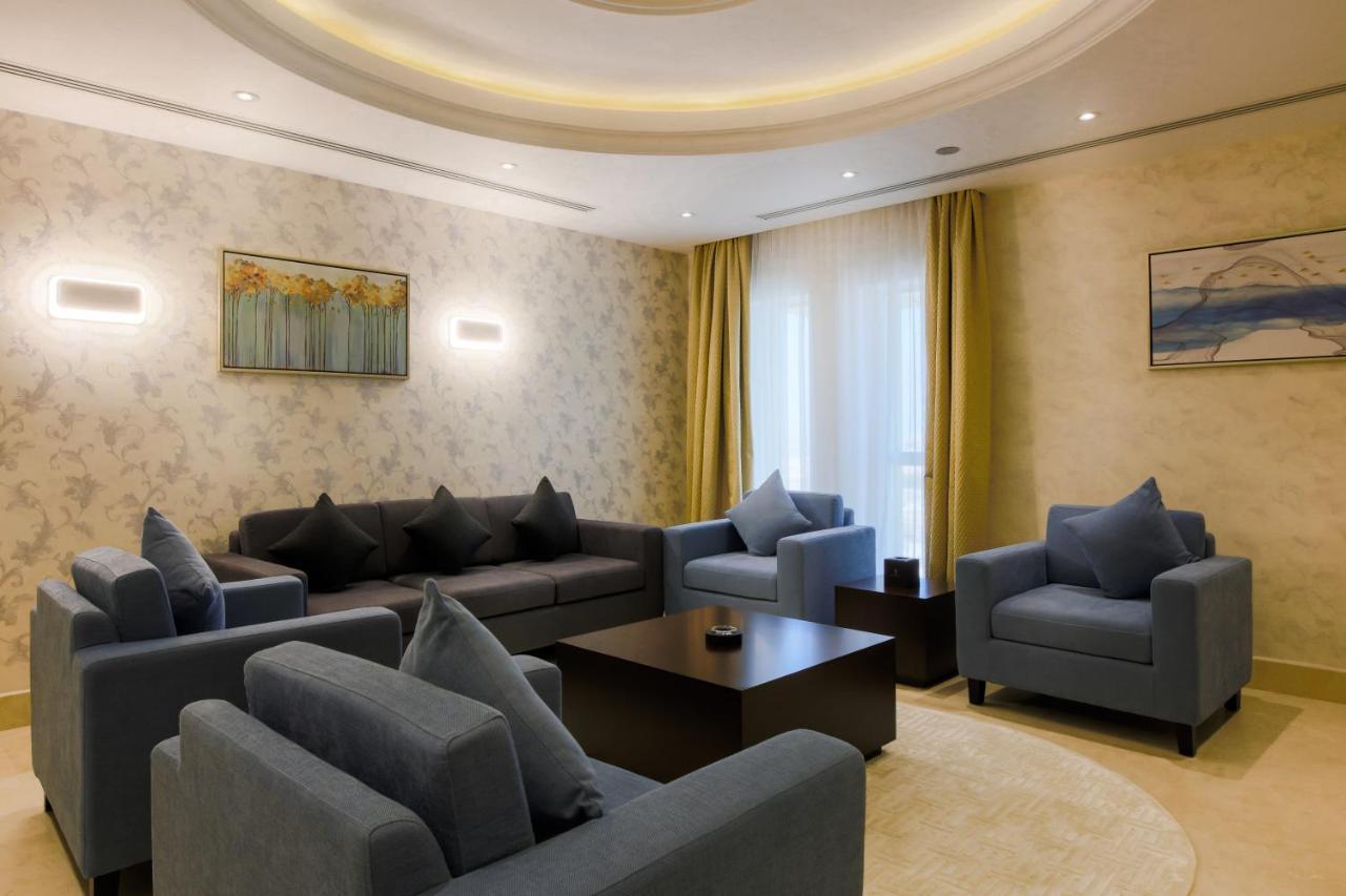 The Proud Hotel Khobar Bagian luar foto