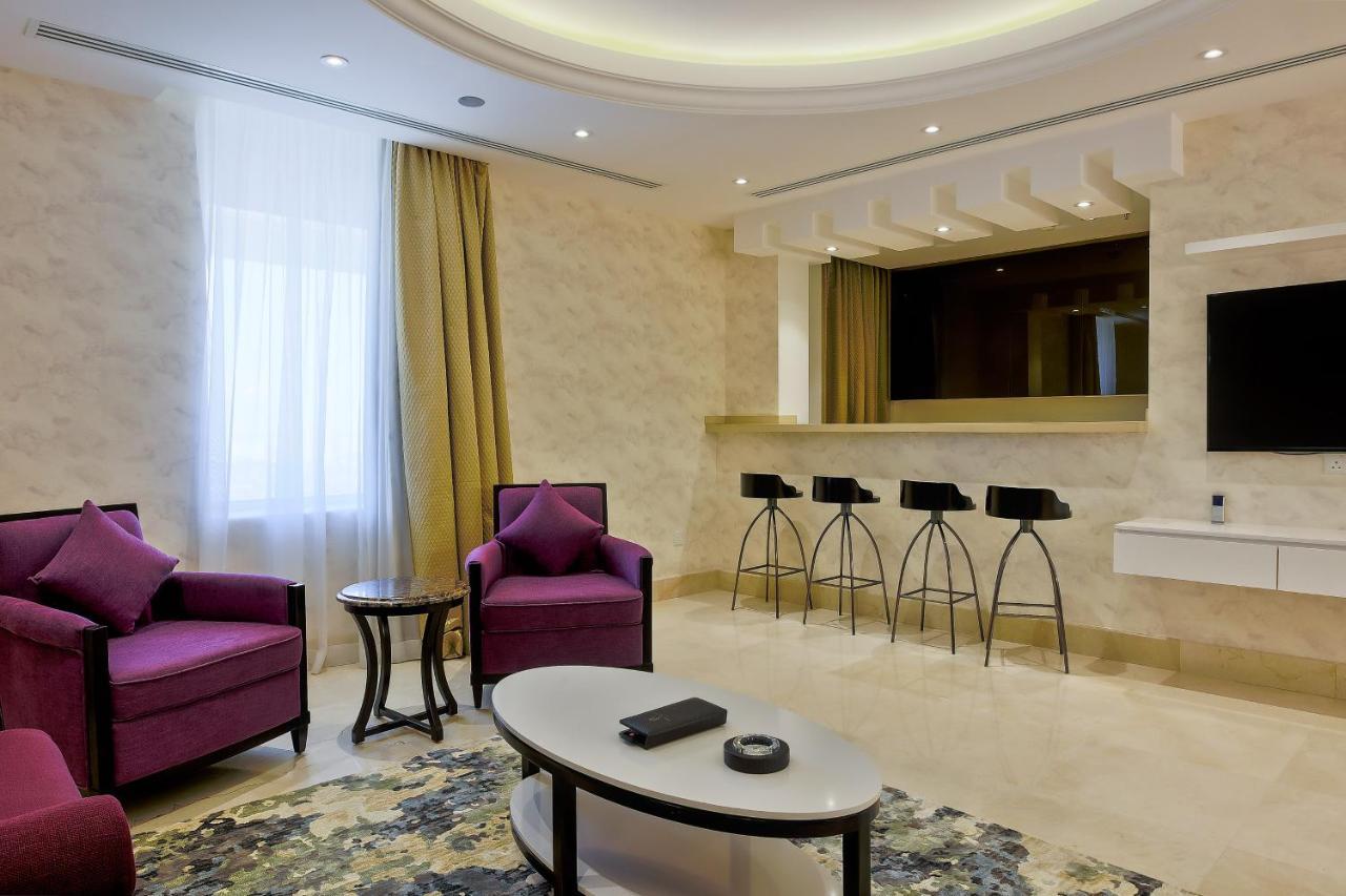 The Proud Hotel Khobar Bagian luar foto