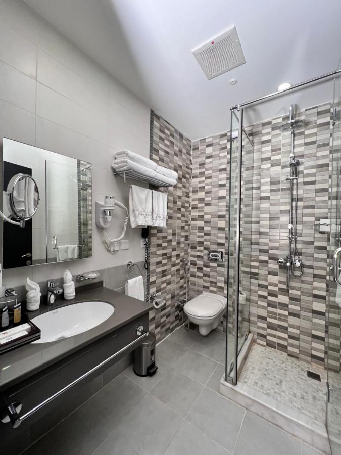 The Proud Hotel Khobar Bagian luar foto