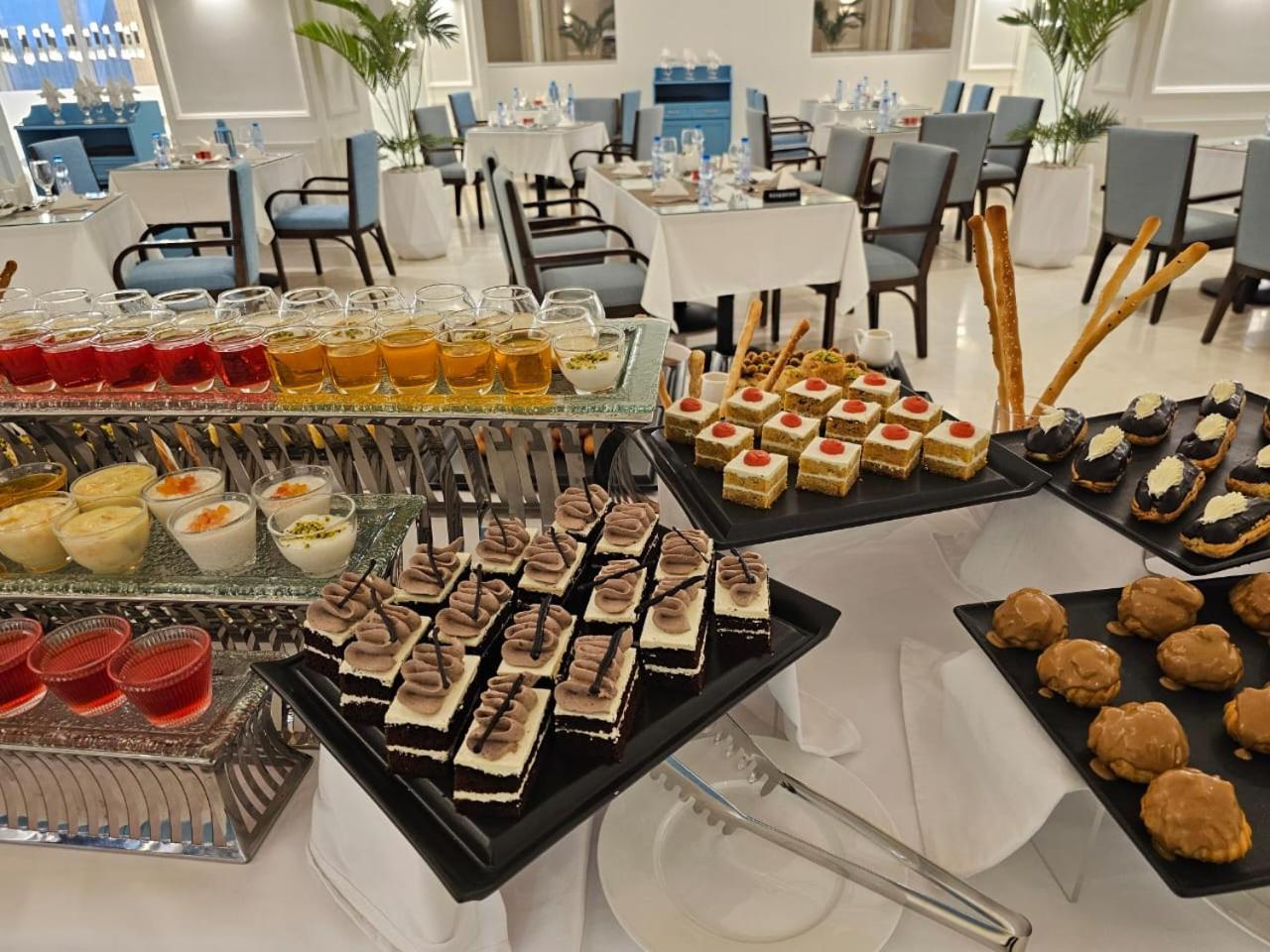 The Proud Hotel Khobar Bagian luar foto